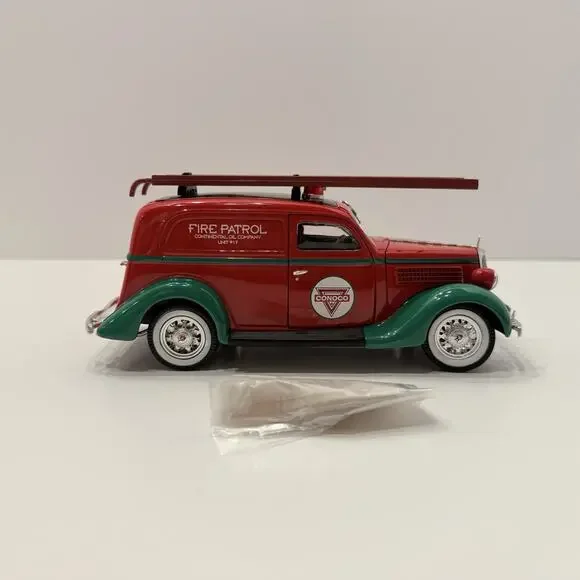 Conoco 1935 Ford Fire Patrol Diecast Car Crown Premiums - Picture 7 of 14